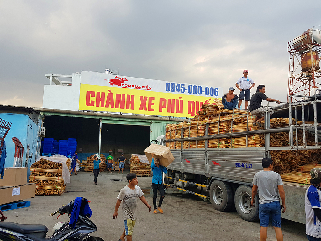 CHANH XE VAN CHUYEN HANG HOA DI PHU QUOC 9