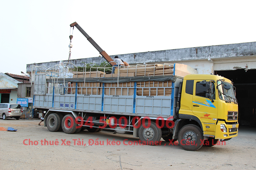 (Ảnh: Chành xe Phú Quốc công ty CON RÙA BIỂN đang nhận hàng thiết bị vật tư công trình từ HCM đi ra đảo Phú Quốc, cho thuê xe tải nguyên chiếc) (Ảnh: Chành xe Phú Quốc công ty CON RÙA BIỂN cho thuê xe tải đi Phú Quốc nguyên chiếc (bao xe)