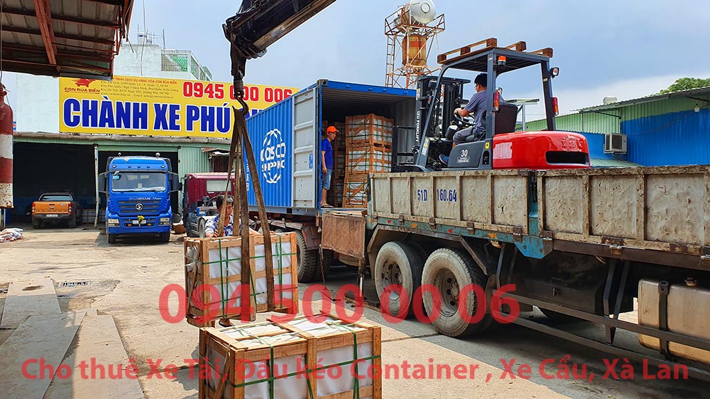(Ảnh: Rút container đá hóa cương; đã được Chành xe Phú Quốc công ty CON RÙA BIỂN nhận để ghép xe tải tại Bãi xe HCM để vận chuyển cùng các loại hàng hóa nhỏ lẻ đi ghép ra đảo Phú Quốc) (Ảnh: Rút container đá hóa cương; đã được Chành xe Phú Quốc công ty CON RÙA BIỂN nhận để ghép xe tải tại Bãi xe HCM để vận chuyển cùng các loại hàng hóa nhỏ lẻ đi ghép ra đảo Phú Quốc)