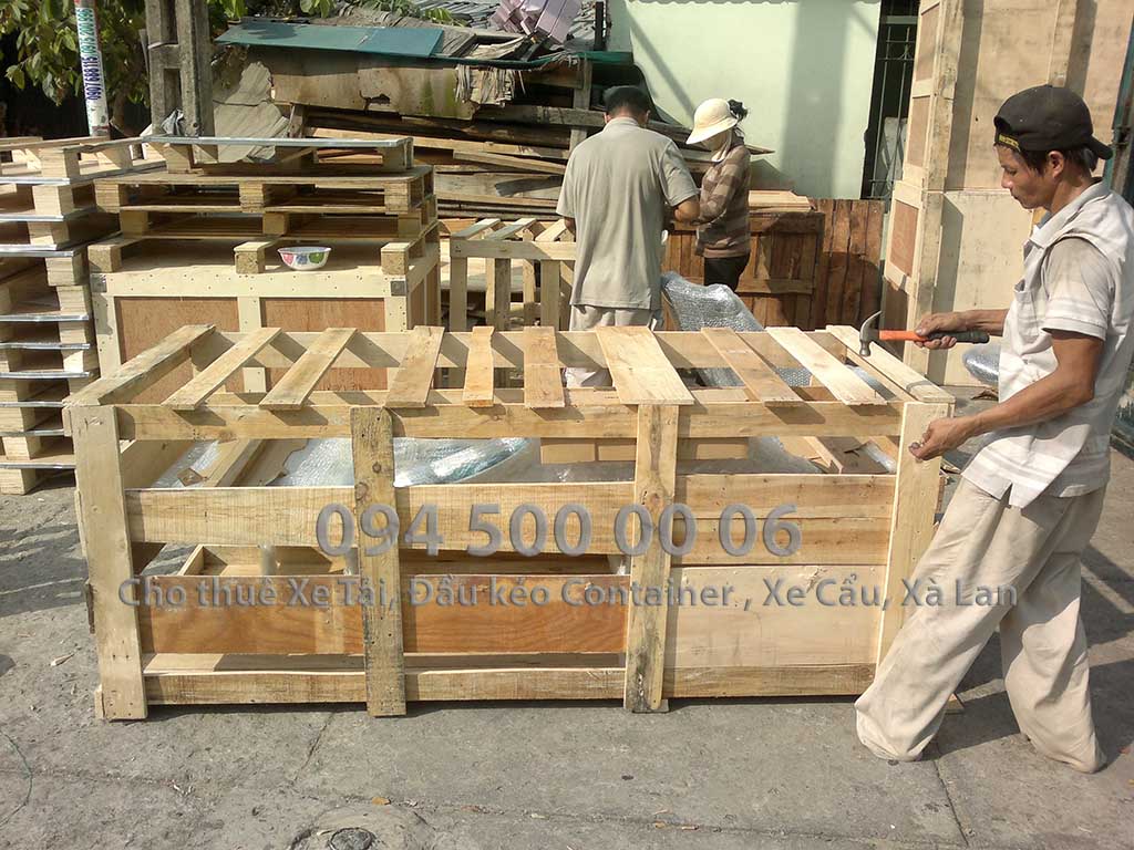 (Ảnh: Vận chuyển hàng Nội Thất bắc nam; nếu là nội thất giá trị cao, thì tốt nhất nên để bên Con Rùa Biển nhận đóng kiện gỗ, sẽ được đảm bảo an toàn tuyệt đối khi vận chuyển đi đường dài) (Ảnh: Vận chuyển hàng Nội Thất bắc nam; nếu là nội thất giá trị cao, thì tốt nhất nên để bên Con Rùa Biển nhận đóng kiện gỗ, sẽ được đảm bảo an toàn tuyệt đối khi vận chuyển đi đường dài)