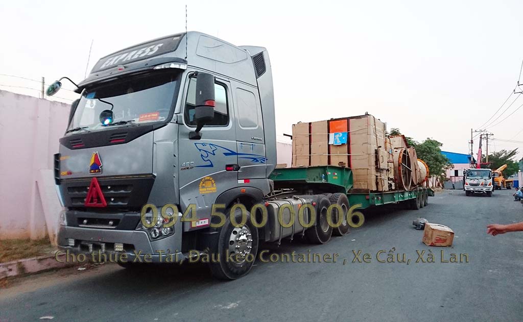 (Ảnh: Dự án vận chuyển lò đốt rác từ Long an Đi Hà Nội; trong ảnh là đầu kéo xe chuyên dụng đã xếp hàng lên xong và chuẩn bị đi ra bắc) (Ảnh: Dự án vận chuyển lò đốt rác từ Long an Đi Hà Nội; trong ảnh là đầu kéo xe chuyên dụng đã xếp hàng lên xong và chuẩn bị đi ra bắc)