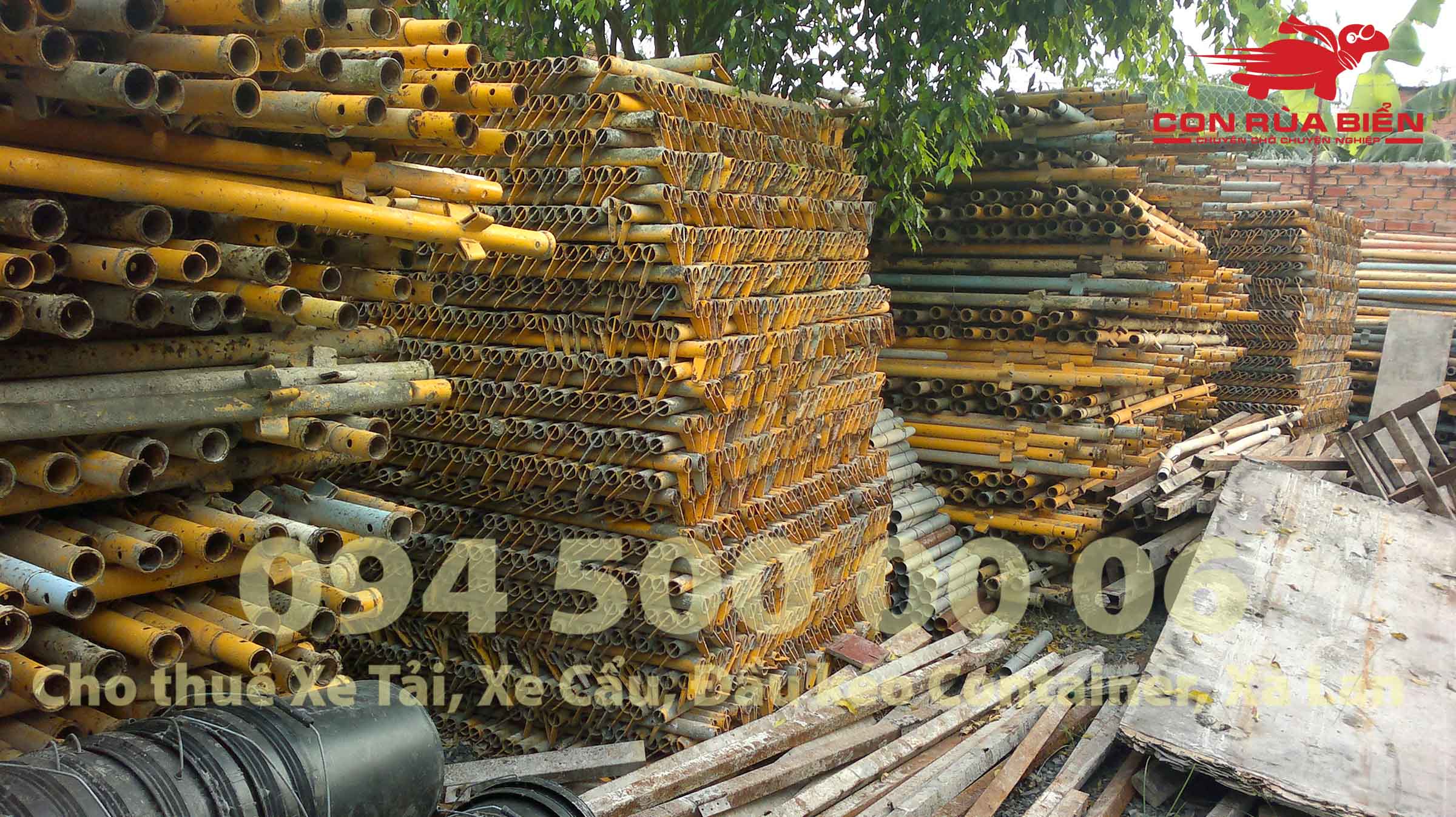 (Ảnh: Dự án vận chuyển Giàn Giáo công trình đi Phú Quốc - Chành xe Phú Quốc - Con Rùa Biển; trong ảnh là cảnh giàn giáo công trình đang được xếp gọn, đợi xe tải loại 15 tấn đến, để vận chuyển đi về kho lưu trữ của khách, sau khi sử dụng xong tại công trình thì phải đem về kho hoặc nhà máy sản xuất) (Ảnh: Dự án vận chuyển Giàn Giáo công trình đi Phú Quốc - Chành xe Phú Quốc - Con Rùa Biển; trong ảnh là cảnh giàn giáo công trình đang được xếp gọn, đợi xe tải loại 15 tấn đến, để vận chuyển đi về kho lưu trữ của khách, sau khi sử dụng xong tại công trình thì phải đem về kho hoặc nhà máy sản xuất)